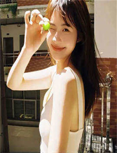 美女乱草鲍高清照片